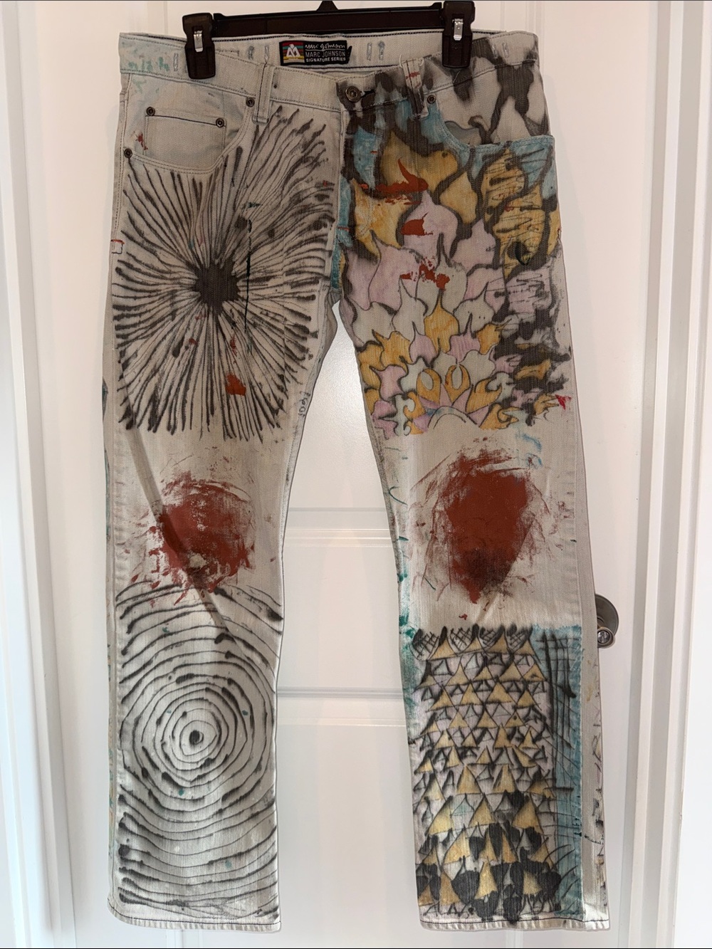 Hand-Painted light gray Straight-Leg Women’s Jeans with Multicolor Artwork